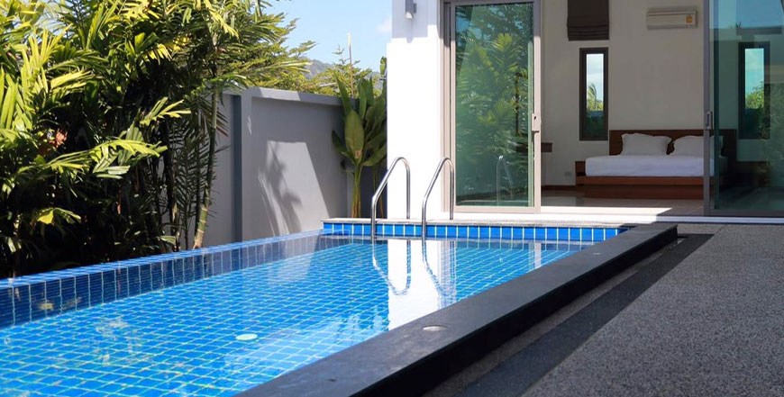 Since chlorine sanitizes the pool and prevents algae from growing, it is essential to keep chlorine levels in the desired range at all times. Call Florida Pool and Leak for help today.
